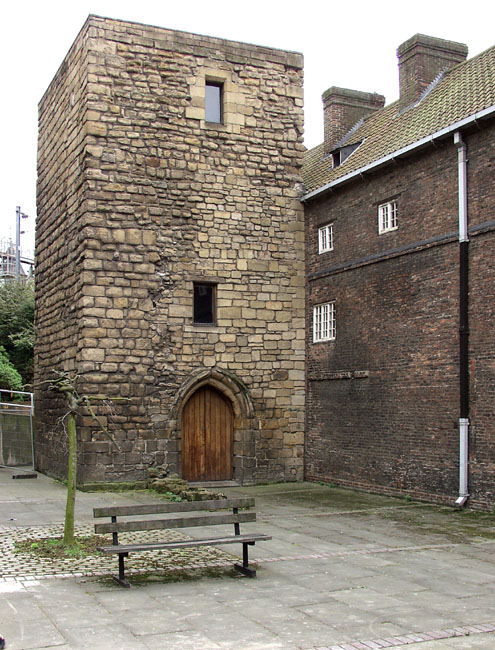 Hjes_Rear_Tower