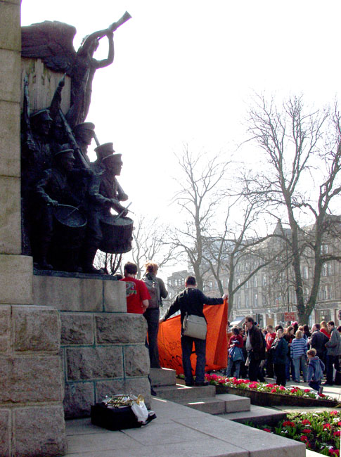 Nwar_Smry_Memorial_Tall